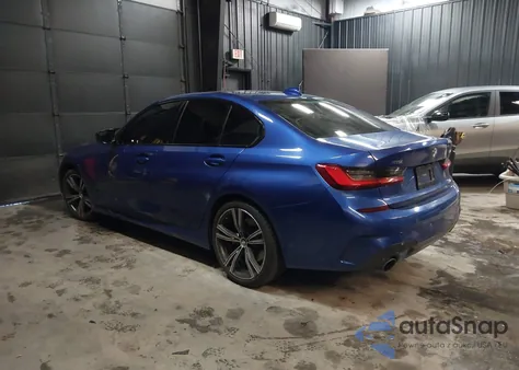 2021 BMW 330I xDrive z USA, uszkodzony, nr VIN 3MW5R7J00M8B98008